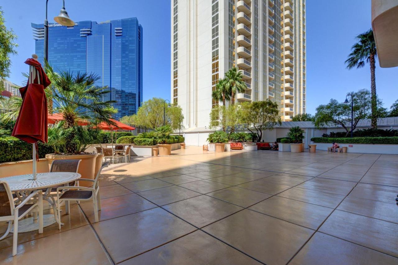 Casa de férias Mgm Signature-34-821 1br2ba F1 Strip View Balcony *